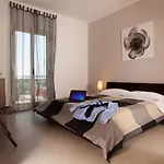Hotel Radio