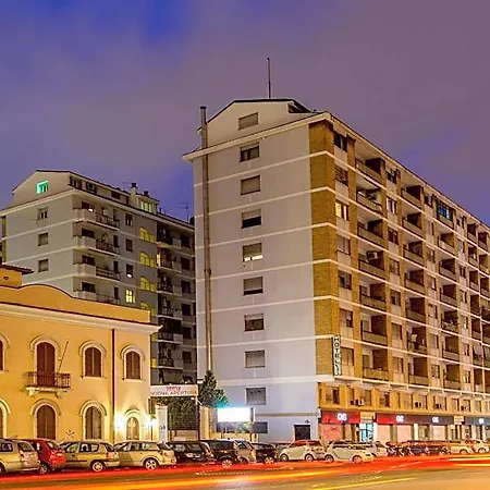 Radio Hotel 2*